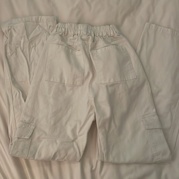 White cargo pants - Picture 3 of 3